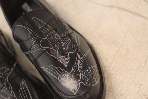 Mocasines Negros ENETE - Tattooed Leather - Edición Golondrinas - Imagen 4