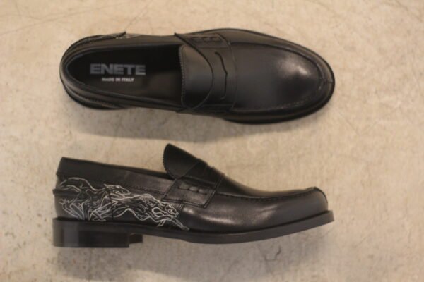 Mocasines Negros ENETE - Tattooed Leather - Edición Galgos - Imagen 3