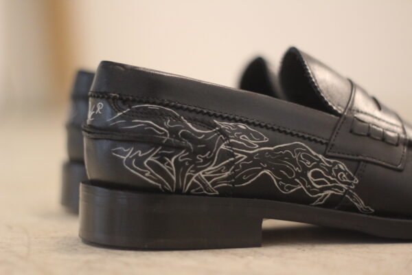 Mocasines Negros ENETE - Tattooed Leather - Edición Galgos - Imagen 2
